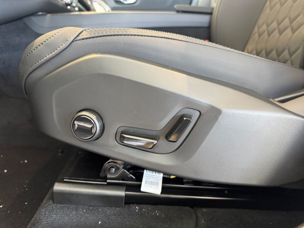 New 2026 Volvo XC60 B5 Plus w/ Protection Package Premier AWD/4WD image 27