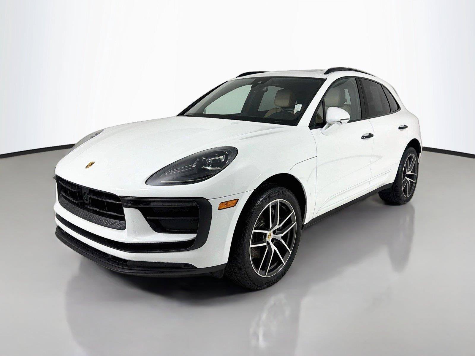 Used 2023 Porsche Macan AWD/4WD image 1