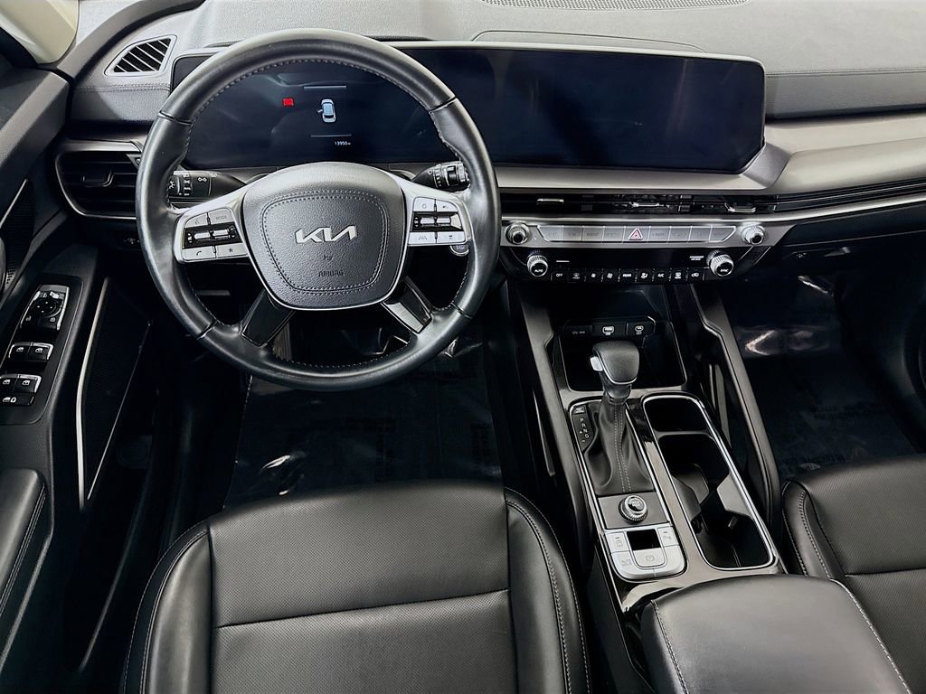 Used 2024 Kia Telluride LX FWD image 4