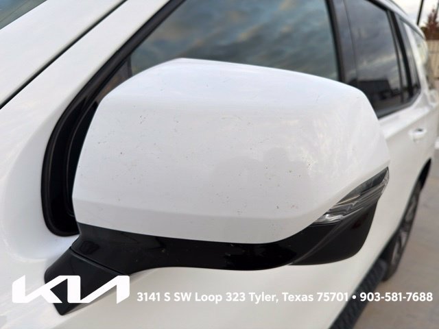 Used 2022 Chevrolet Tahoe Z71 w/ Luxury Package AWD/4WD image 6