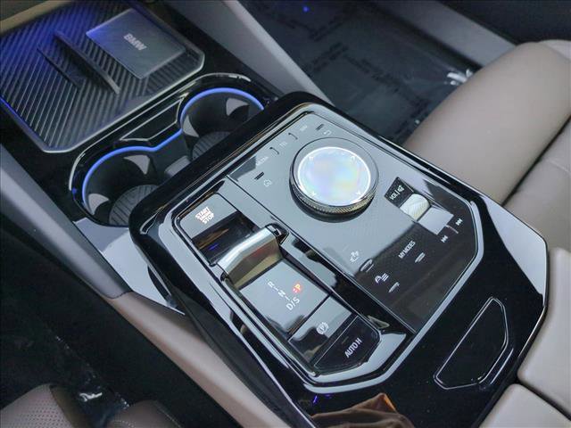 Certified 2026 BMW 550e xDrive w/ Premium Package image 12