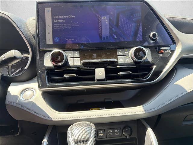 Used 2023 Toyota Highlander XLE FWD image 19