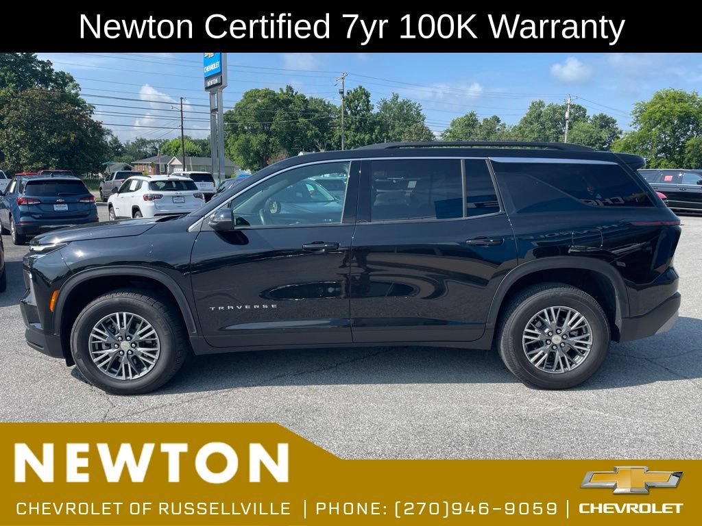 Used 2025 Chevrolet Traverse LT FWD image 13