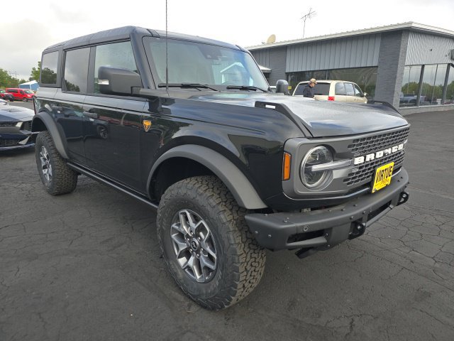 Used 2024 Ford Bronco Badlands AWD/4WD image 3