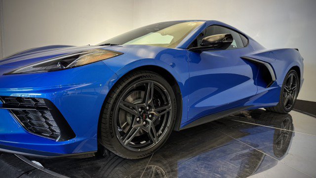 Used 2024 Chevrolet Corvette Stingray Premium Cpe w/ Z51 Performance Package RWD image 18