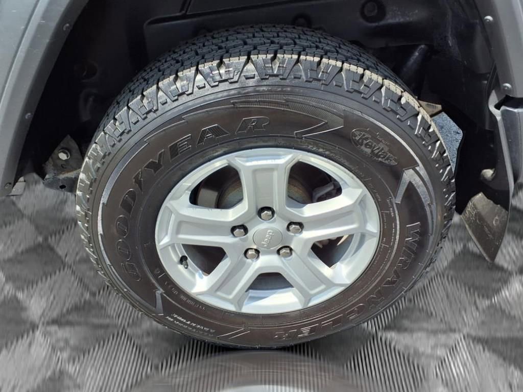 Used 2021 Jeep Wrangler Unlimited Sport image 19