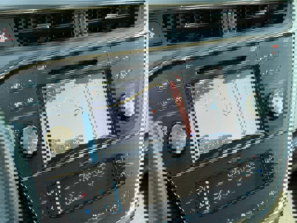 Used 2017 Toyota Avalon XLE Premium FWD image 37