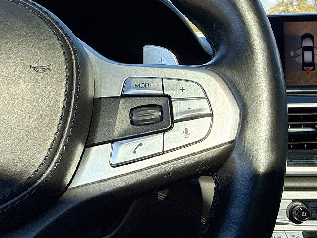 Used 2018 BMW M760i xDrive image 39