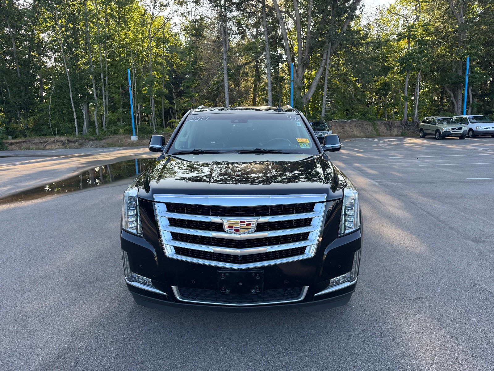 Used 2019 Cadillac Escalade ESV Luxury AWD/4WD image 4