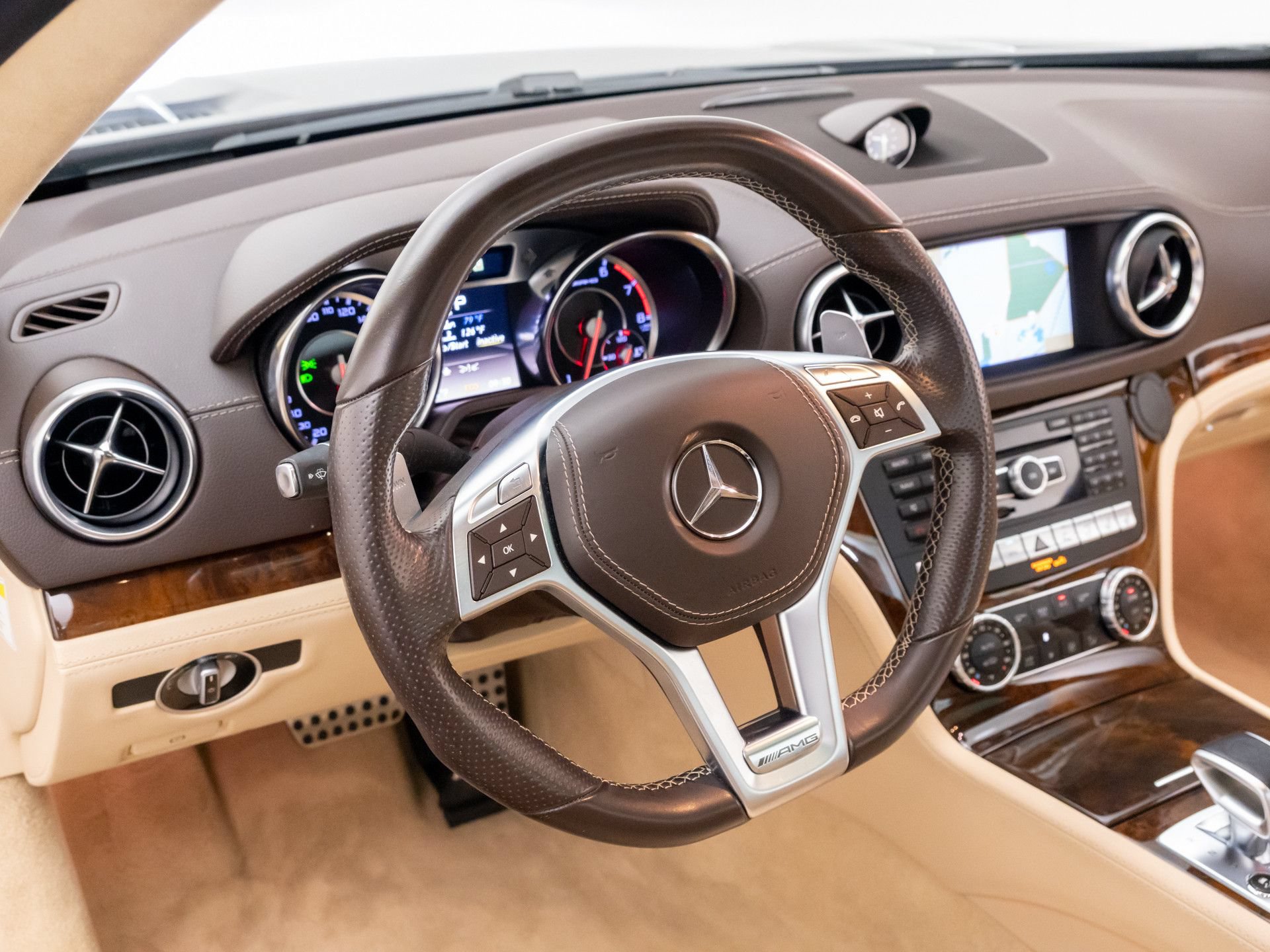 Used 2013 Mercedes-Benz SL 63 AMG image 11