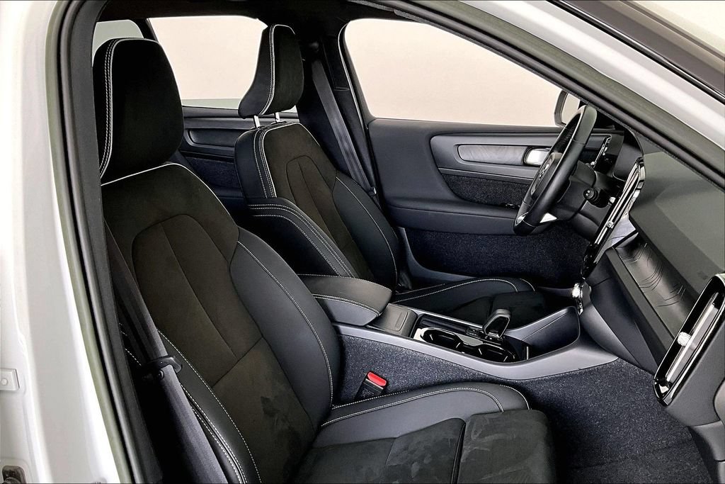 Certified 2023 Volvo XC40 Recharge Plus AWD/4WD image 8