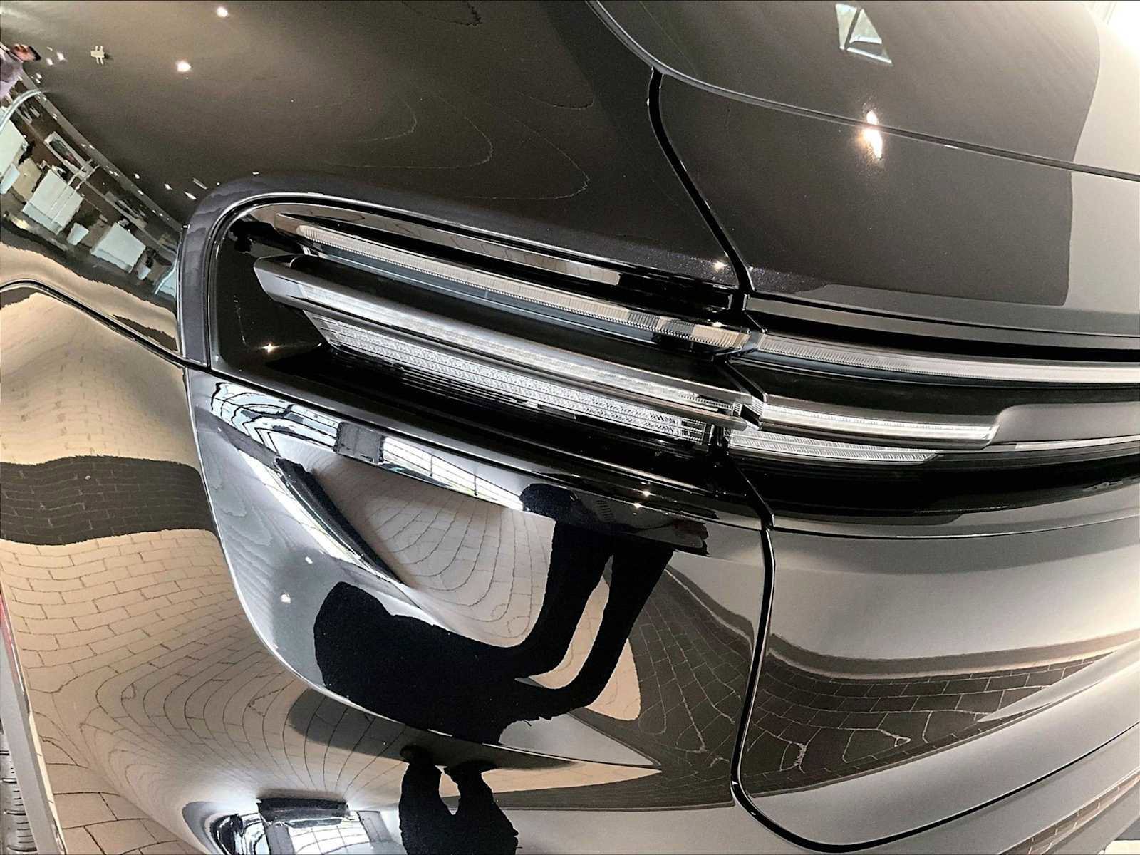 New 2026 Porsche Macan 4 Electric image 30