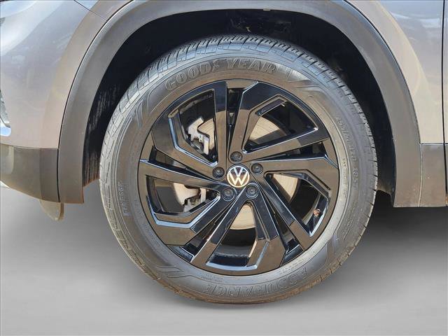 Used 2023 Volkswagen Atlas SE w/ Panoramic Sunroof Package image 24