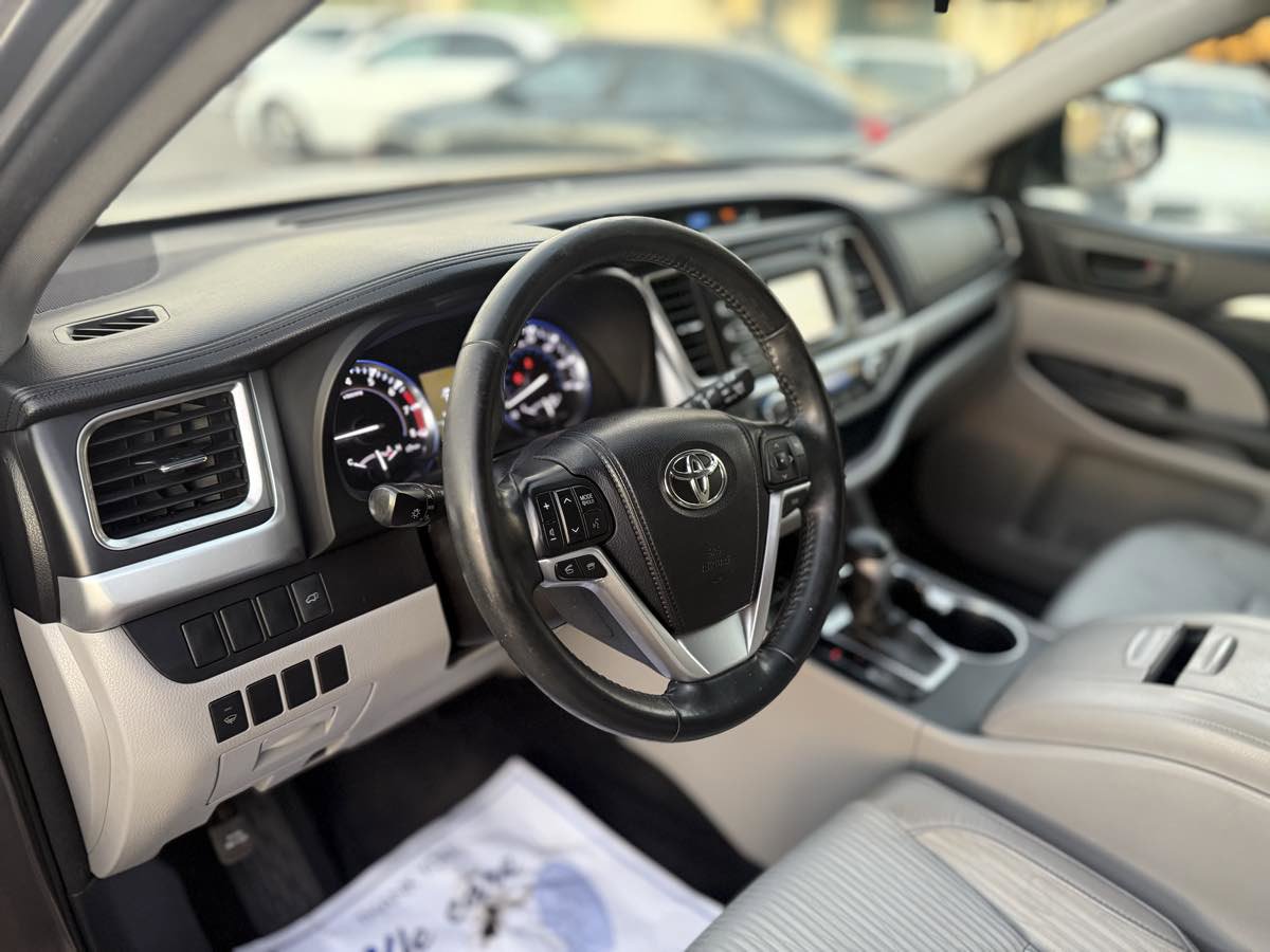 Used 2015 Toyota Highlander Plus image 18