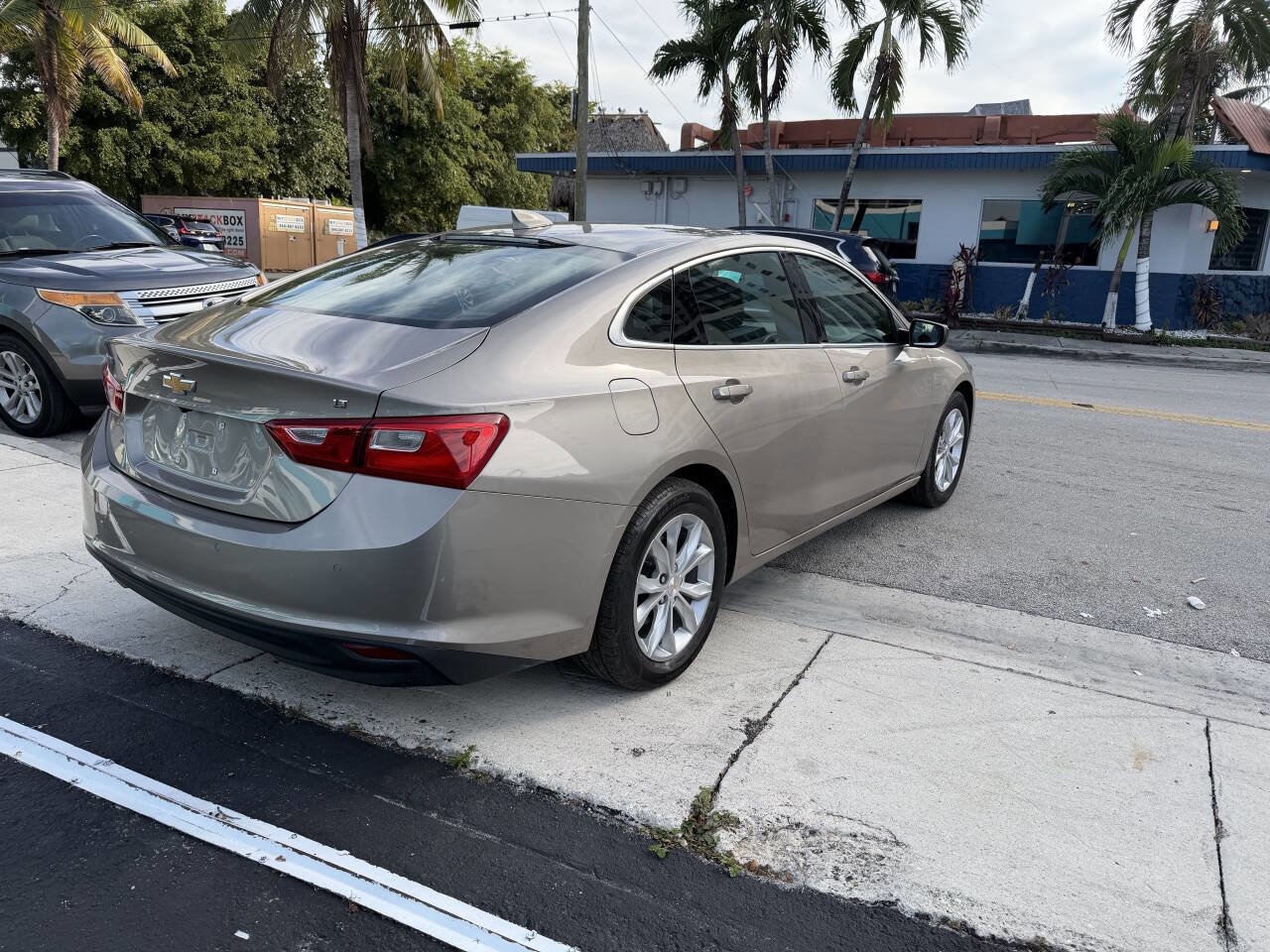 Used 2023 Chevrolet Malibu LT w/ Driver Confidence Package image 5