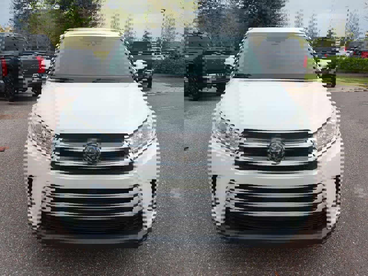 Certified 2018 Toyota Highlander Plus image 9