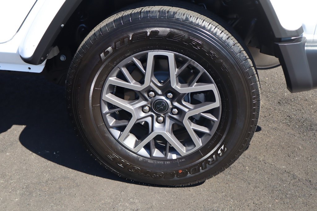Certified 2026 Jeep Wrangler Unlimited Sahara AWD/4WD image 13