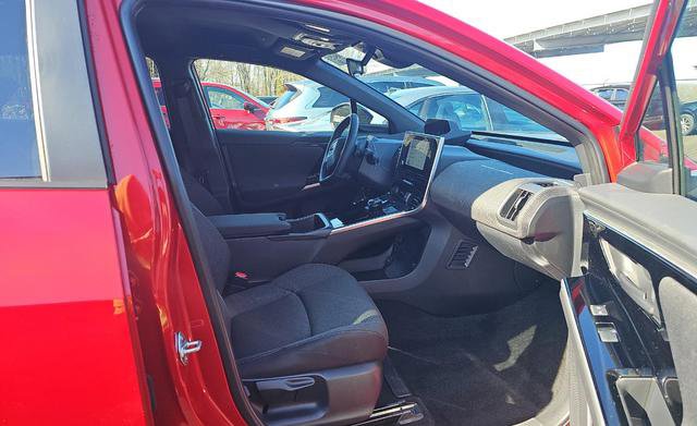 Used 2024 Subaru Solterra Premium image 6