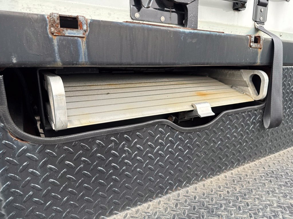 Used 2024 Chevrolet Low Cab Forward RWD image 7