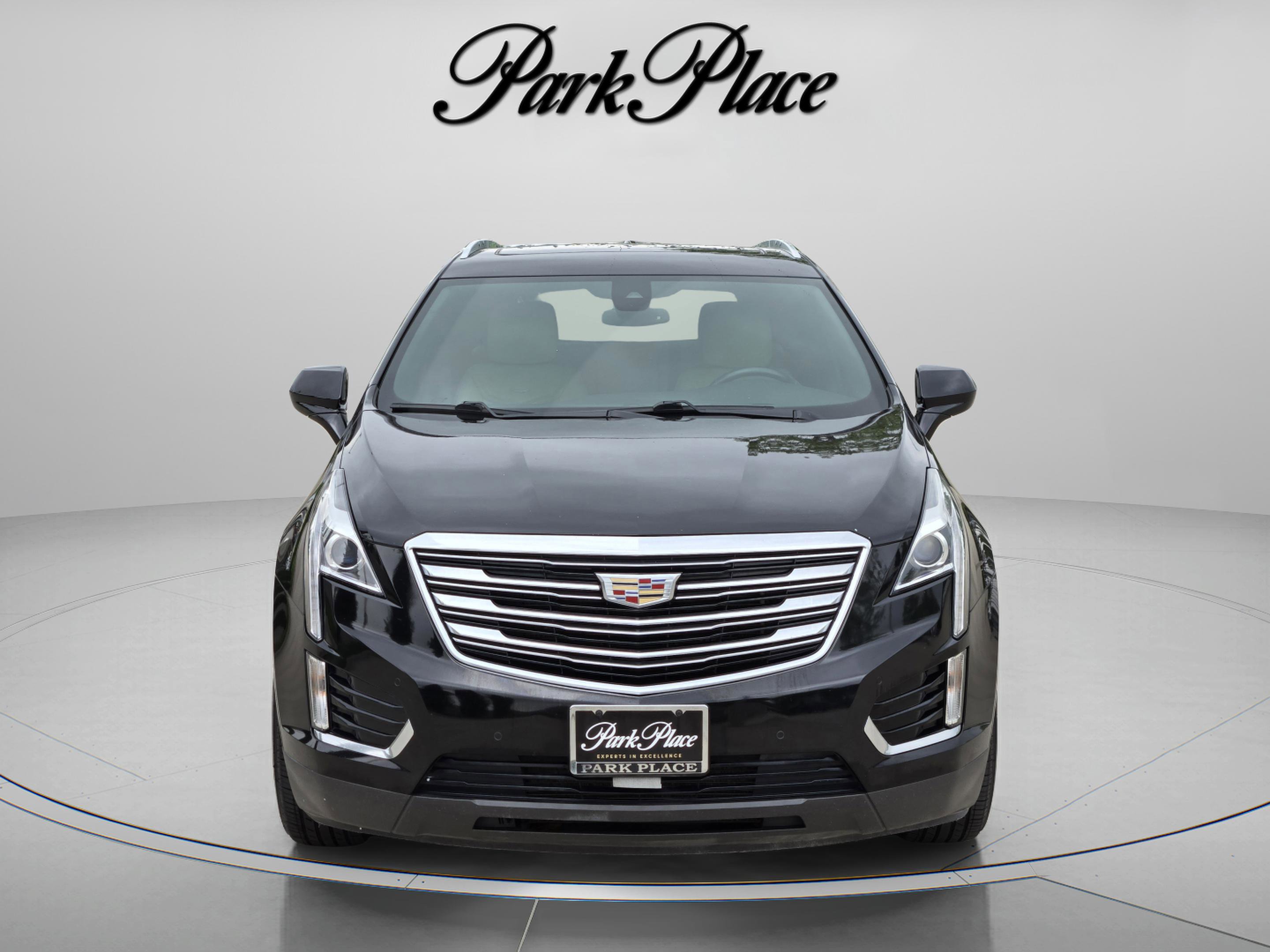 Used 2017 Cadillac XT5 Luxury w/ Driver Awareness Package AWD/4WD image 8