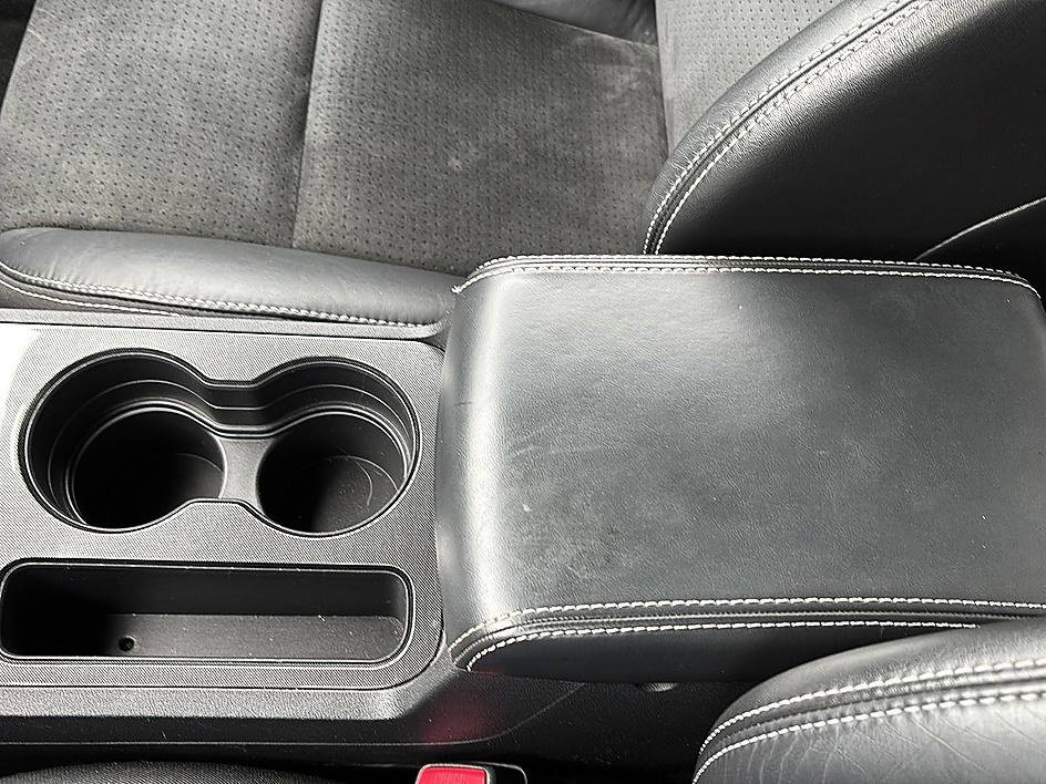 Used 2009 Dodge Challenger SRT8 w/ SRT Option Group II RWD image 24