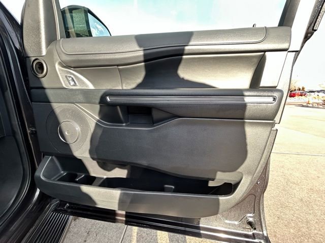 Used 2024 Ford Expedition Max XLT image 29