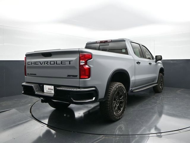 Used 2025 Chevrolet Silverado 1500 ZR2 w/ Dark Appearance Package image 8