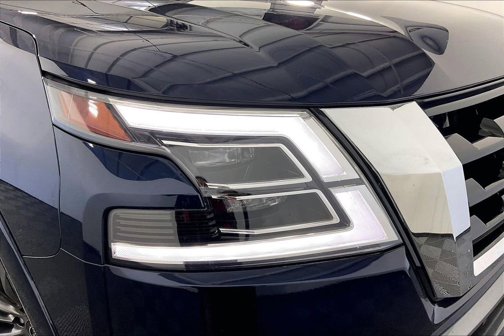 Used 2024 Nissan Armada Platinum w/ Cargo Package image 41