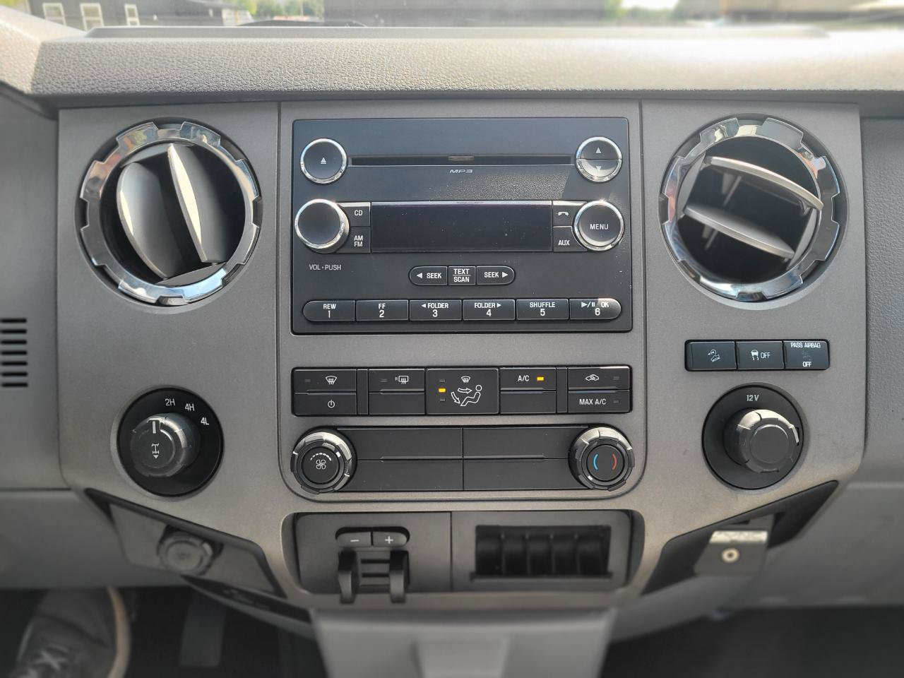 Used 2012 Ford F250 XLT w/ XLT Premium Pkg AWD/4WD image 11