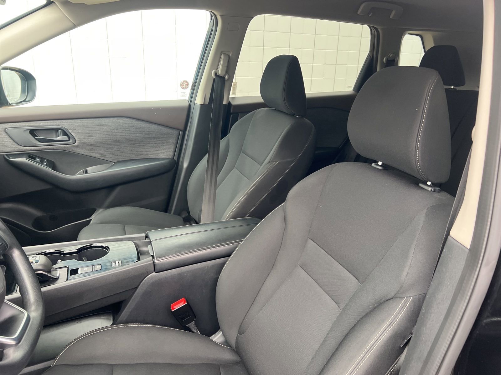 Used 2023 Nissan Rogue S image 8