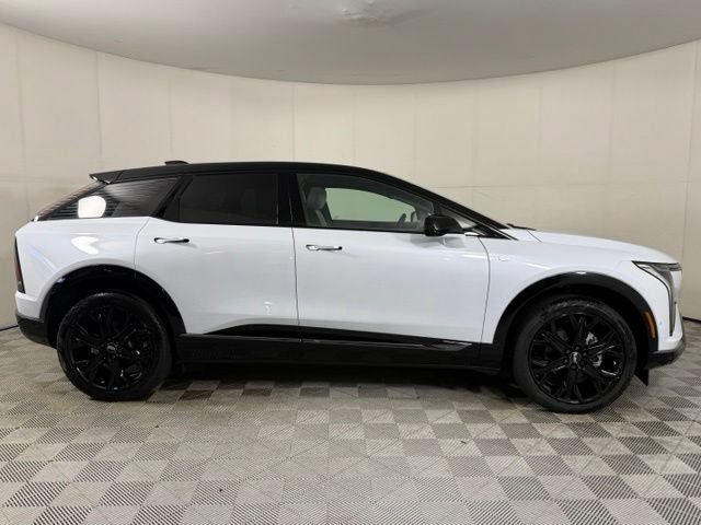 New 2026 Cadillac Optiq Sport 1 w/ LPO, ONYX Package AWD/4WD image 9