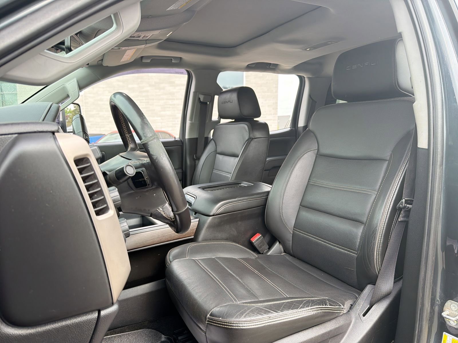 Used 2018 GMC Sierra 2500 Denali w/ Duramax Plus Package AWD/4WD image 17