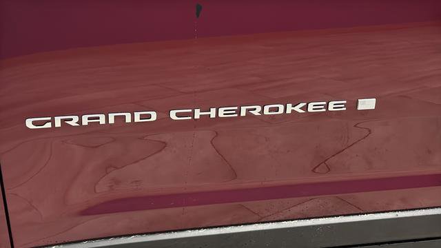 New 2026 Jeep Grand Cherokee Limited w/ Luxury Tech Group II image 35