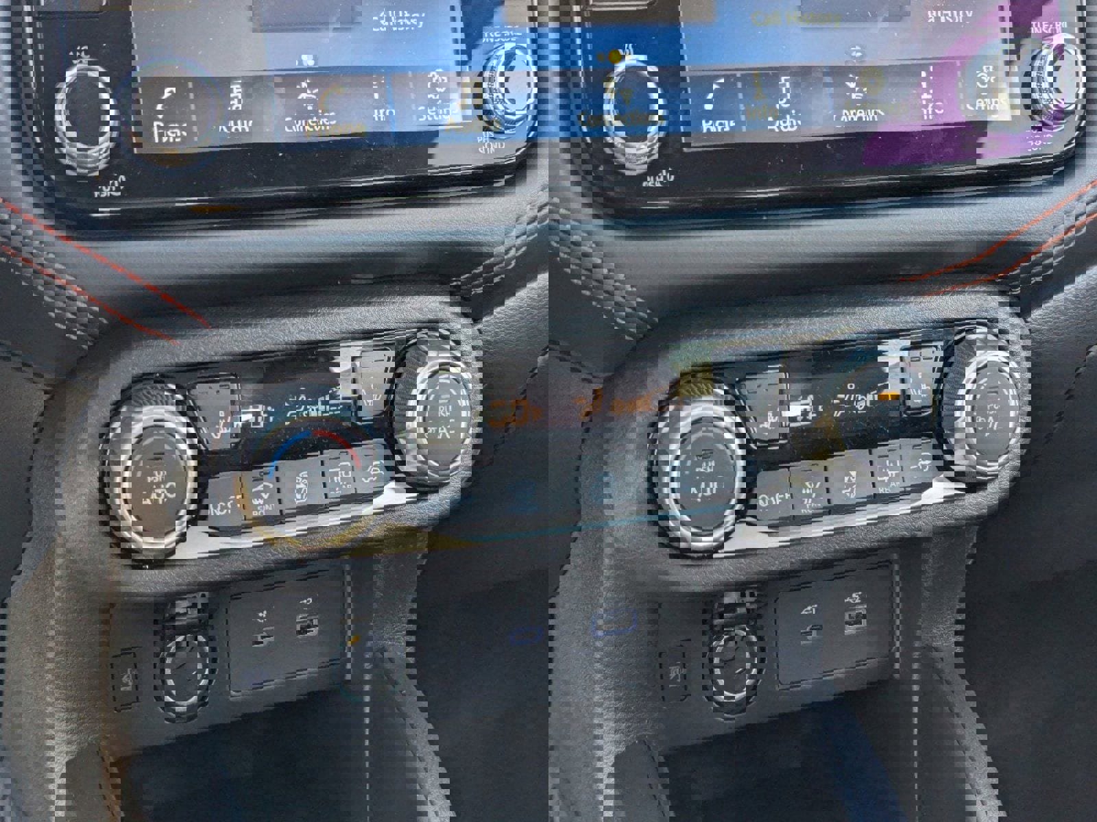 New 2025 Nissan Versa SR w/ Trunk Package FWD image 15