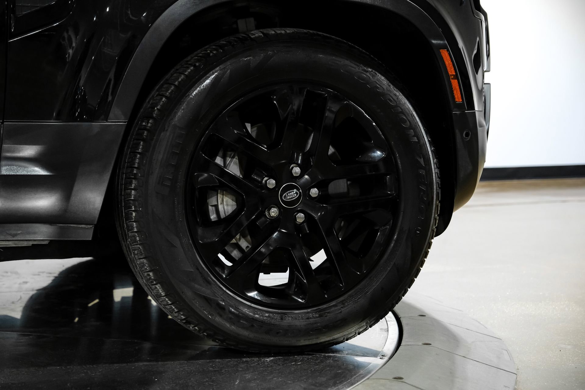 Used 2023 Land Rover Defender 110 SE image 59