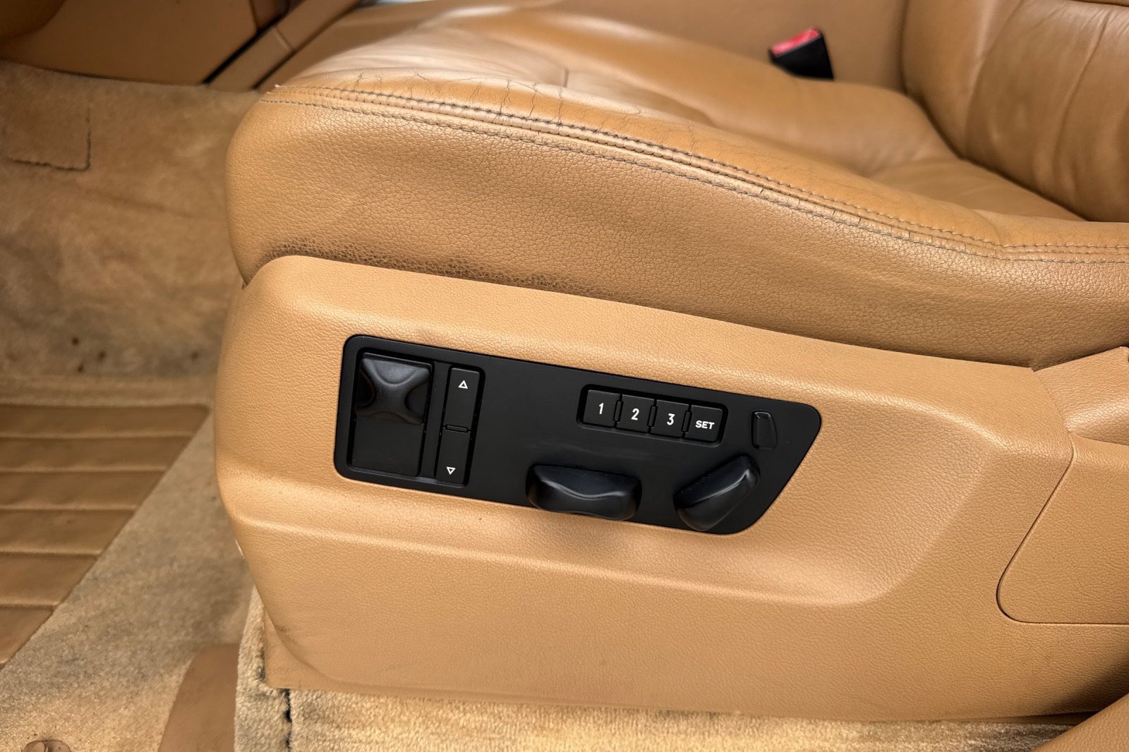 Used 2004 Porsche Cayenne Turbo AWD/4WD image 14