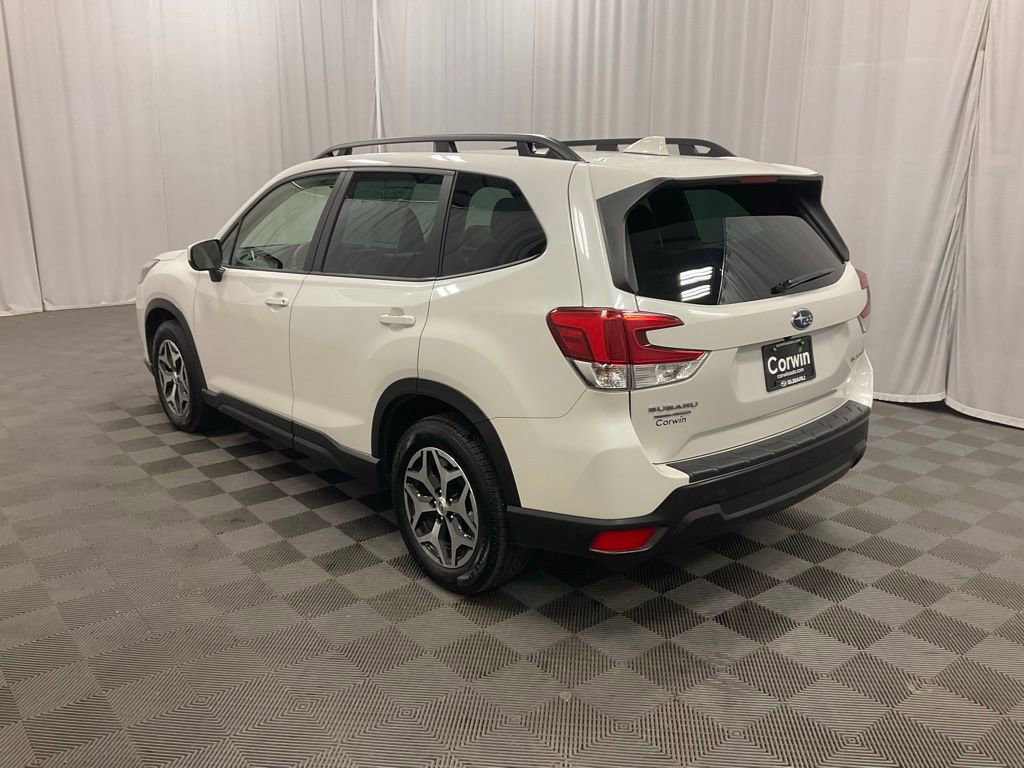 Used 2023 Subaru Forester Premium image 8