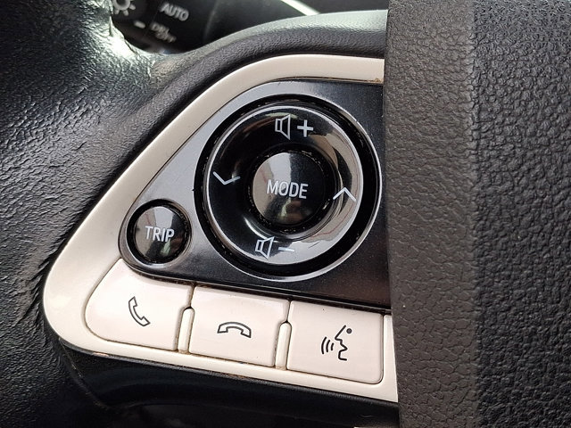 Used 2017 Toyota Prius Prime Premium image 22