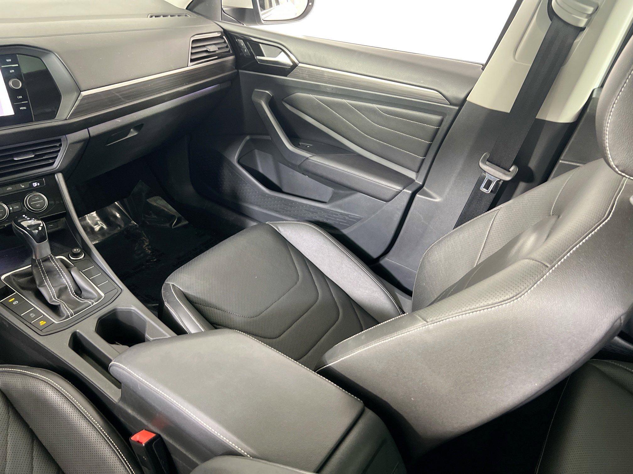 Used 2023 Volkswagen Jetta SEL image 24