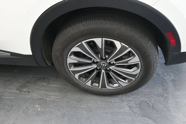 Used 2024 Buick Envision Preferred AWD/4WD image 12