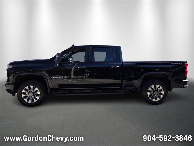 Used 2024 Chevrolet Silverado 2500 Custom w/ Custom Value Package image 2
