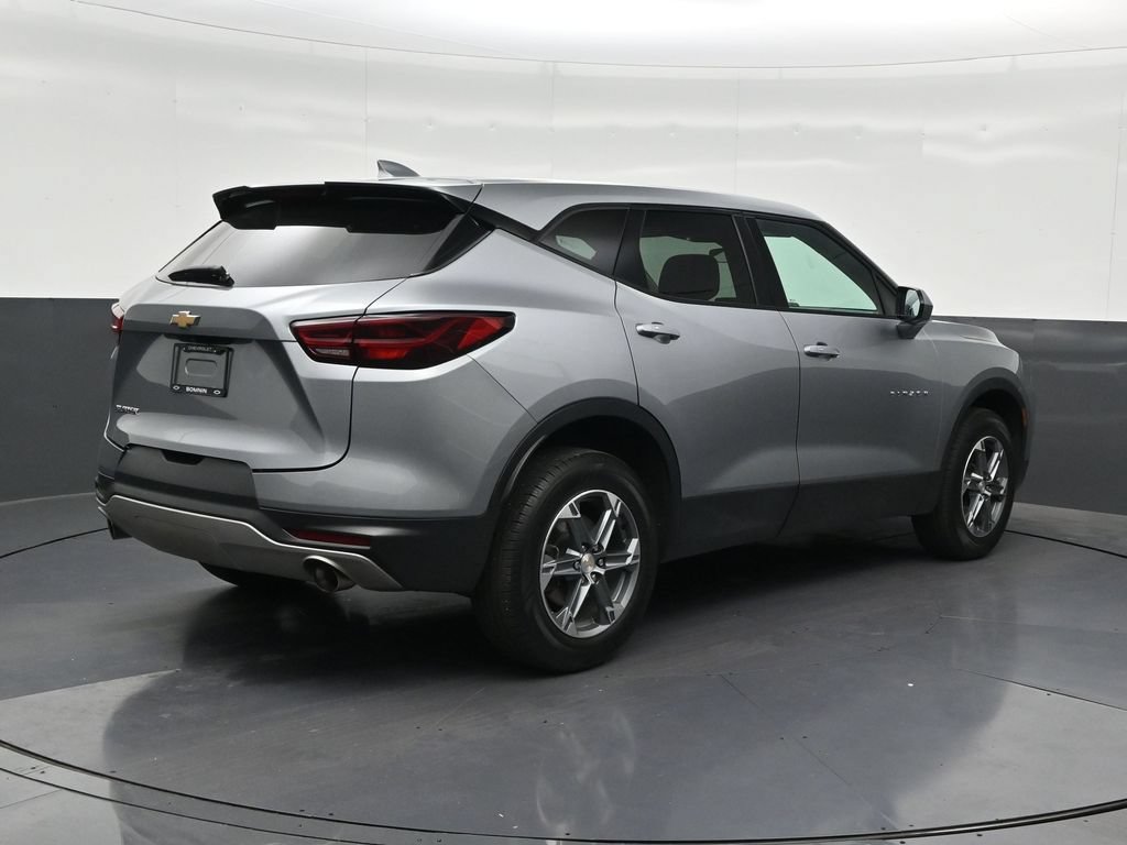 Used 2024 Chevrolet Blazer LT FWD image 5
