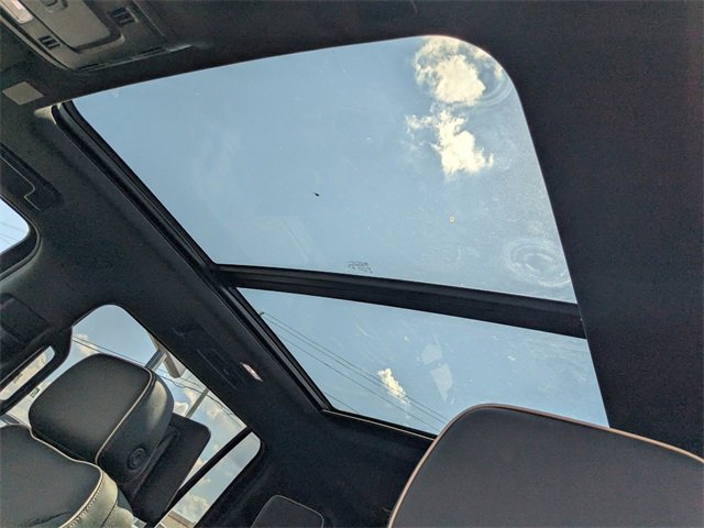 New 2025 Chevrolet Suburban Premier image 26