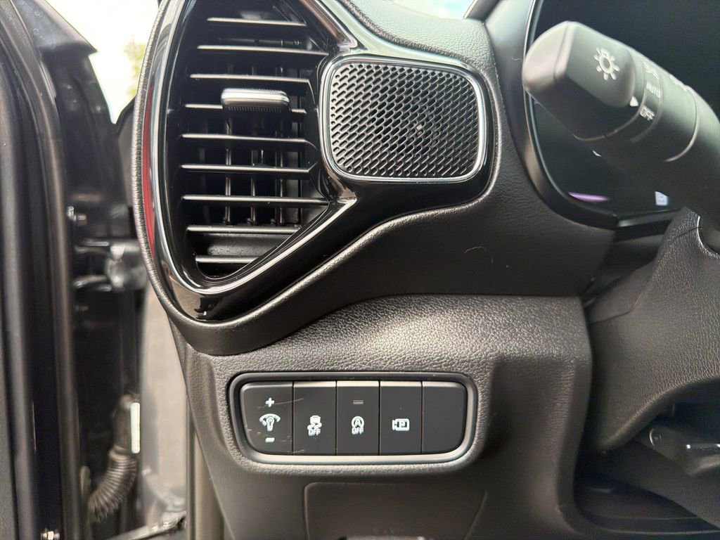 Used 2023 Kia Soul GT-Line FWD image 31