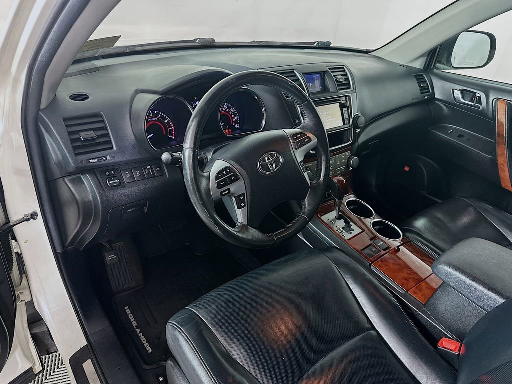 Used 2013 Toyota Highlander Limited image 31
