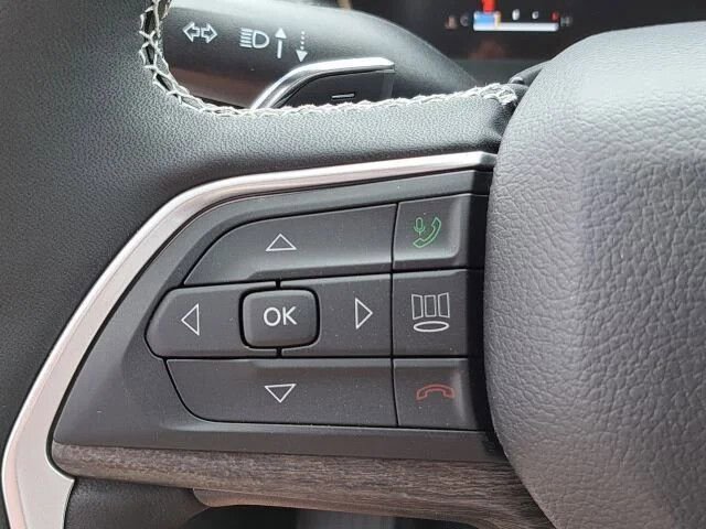 Used 2023 Jeep Grand Cherokee Limited RWD image 18