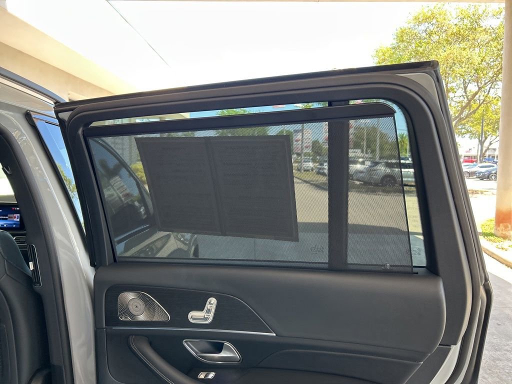 Used 2025 Mercedes-Benz GLS 450 4MATIC w/ AMG Line Exterior image 34