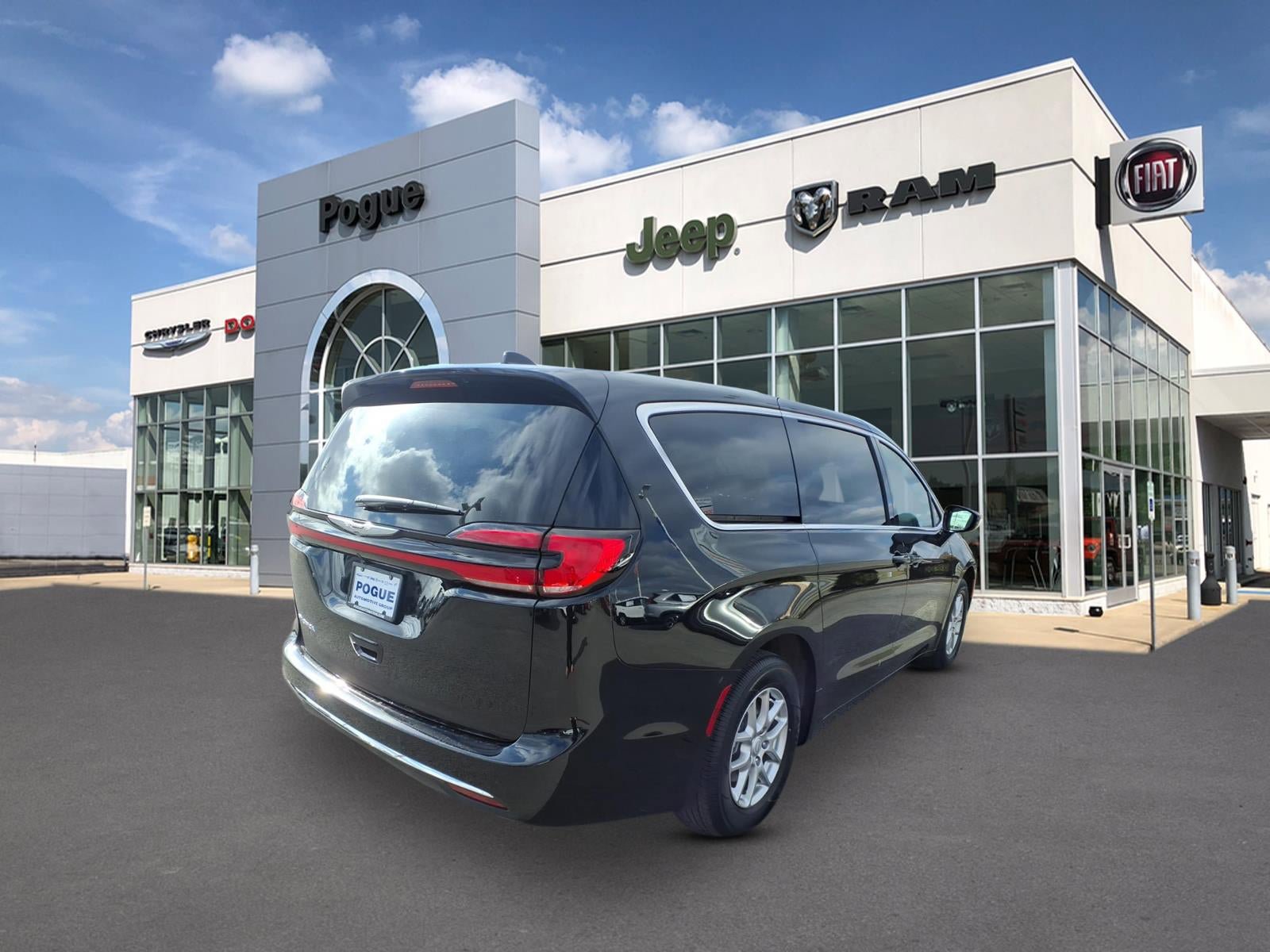 New 2026 Chrysler Pacifica Select FWD image 2