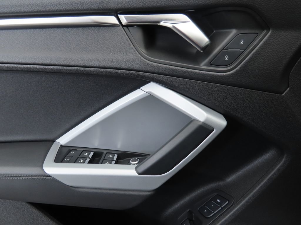 Used 2023 Audi Q3 2.0T Premium w/ Convenience Package image 21