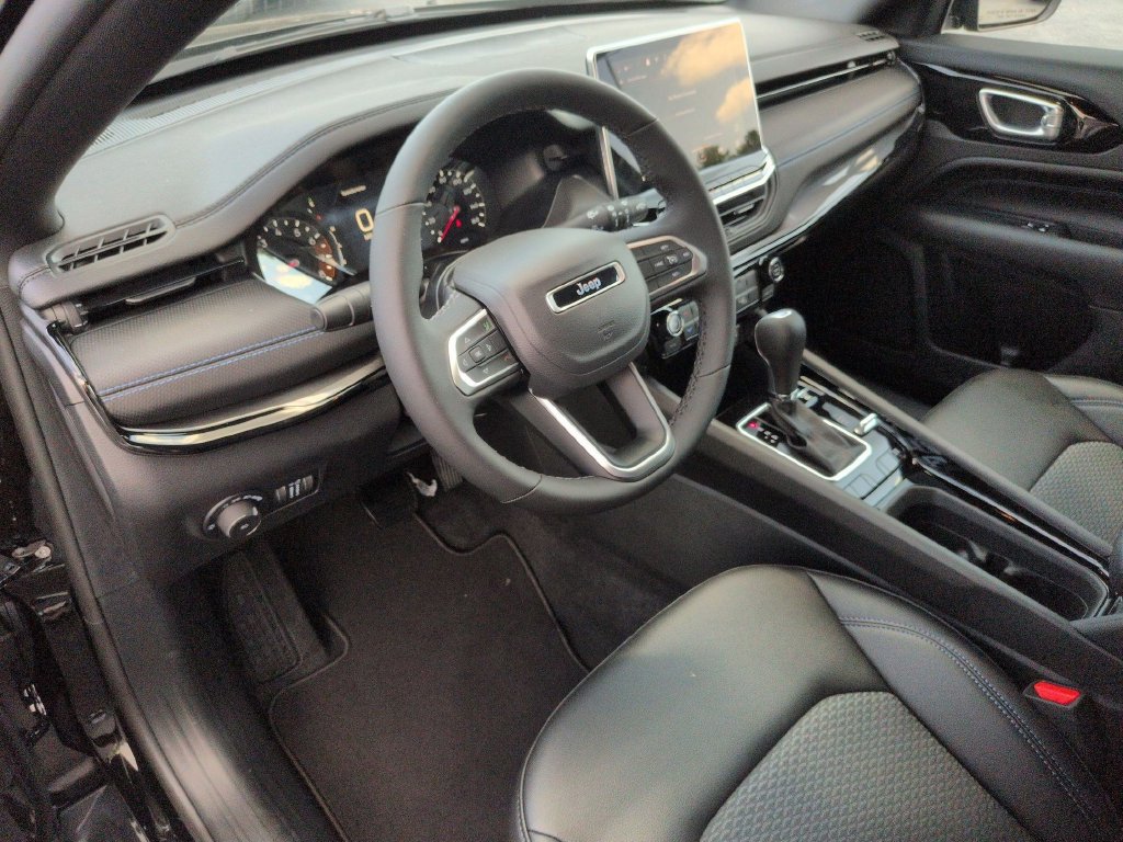 New 2026 Jeep Compass Latitude AWD/4WD image 17